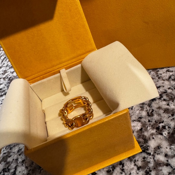 FENDI O'Lock Chain Link Brass Ring - Picture 3 of 5